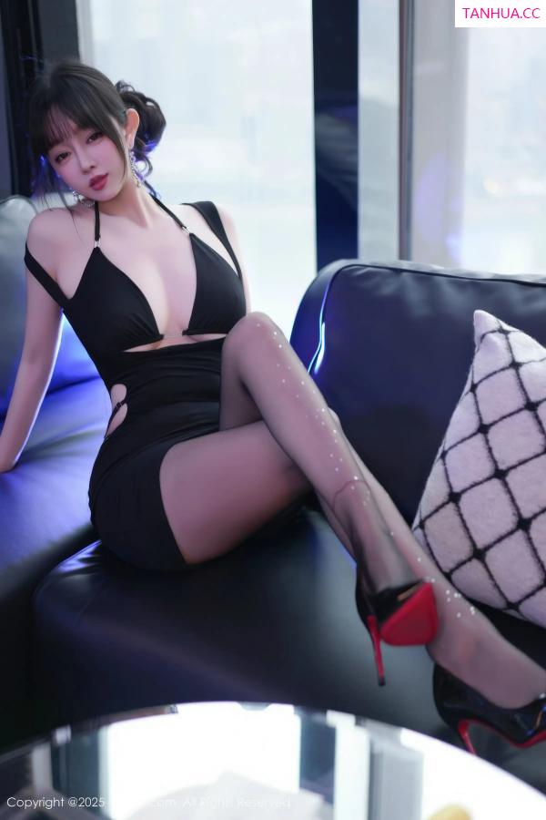   [XiuRen]高清写真图 2025.12.26 No.11165 王羽纯✨ 情趣内衣第23张图片